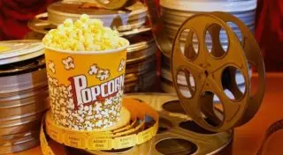 Мужчина жестоко избил кассира буфета в кинотеатре