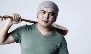 Скандально известный казахстанский рэпер посвятил песню чиновникам