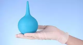 Клизмы с перекисью водорода сделали детям в Караганде