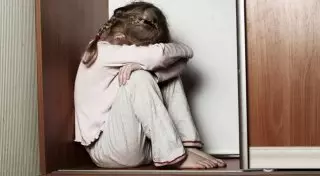 Брошенную 3-летнюю девочку нашли на детской площадке в Павлодаре