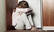 Брошенную 3-летнюю девочку нашли на детской площадке в Павлодаре