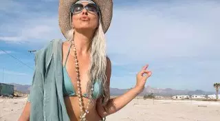 Попробуйте догадаться, сколько лет этой сногсшибательной модели