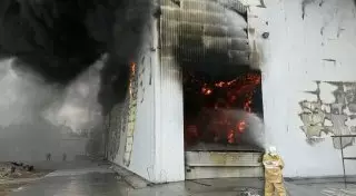 Цех по производству стройматериалов горит в Алматинской области