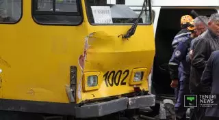 Женщина-водитель снесшего 14 авто трамвая пострадала во время ДТП