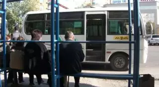 В Павлодаре пассажиры не поделили место в автобусе и были оштрафованы
