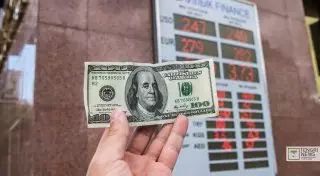 Нацбанк вложил в поддержку курса тенге еще 119,9 миллиона долларов