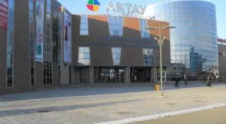 Тело мужчины обнаружили в авто на парковке ТРЦ в Актау