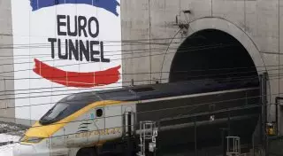 Туннель под Ла-Маншем закрылся из-за мигрантов