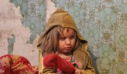 Двое маленьких детей несколько суток провели одни в квартире в Уральске