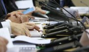 Госслужащим в России могут запретить пользоваться Google и WhatsApp