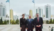 Порошенко с супругой сделали фото на память о визите в Астану