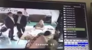 Ударивший девушку в кафе Алматы мужчина попал на видео