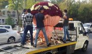 Житель Ташкента подарил возлюбленной букет из "миллиона роз"