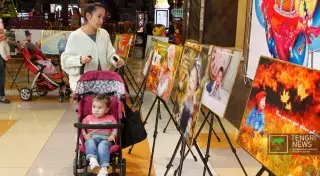 Фотовыставка "Синдром любви" открылась в Алматы