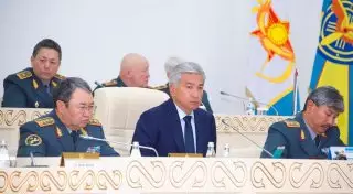 Ход расследования гибели военнослужащих в Актау обсудили в Минобороны