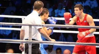 Данияр Елеусинов проиграл в финале ЧМ по боксу