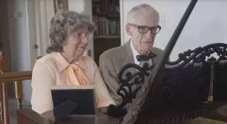 Супруги из США отметили 60-летнюю годовщину свадьбы в стиле мультфильма "Вверх"