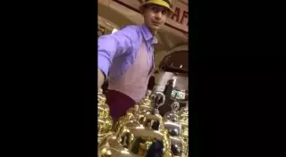 Пара из Казахстана оскорбляла людей и снимала это на видео в Москве