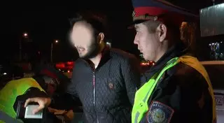 Гражданина Турции наказали за неповиновение полиции в Алматы