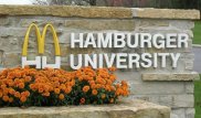 Университет McDonald's оказался популярнее Оксфорда и Кембриджа
