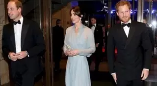 Королевская семья Британии посетила премьеру очередного фильма о Бонде