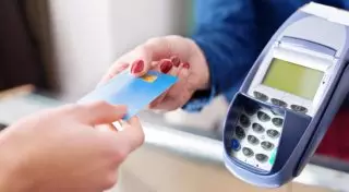 Казахстанцам будет гораздо выгоднее расплачиваться карточкой - Худайбергенов