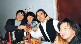 Гражданская супруга Батырхана Шукенова попросила о помощи в эфире "Пусть говорят"