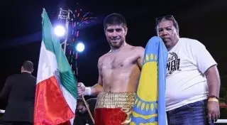 Казахстанский боксер Эюбов досрочно выиграл девятый бой на профессиональном ринге