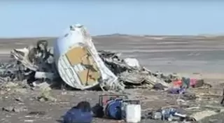 Появились первые фото и видео с места крушения российского самолета в Египте