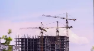 На 29 объектах в Астане приостановлено строительство