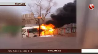 В Павлодаре на ходу загорелось маршрутное такси