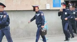 Полицейских уволили за драку в сауне в Атырауской области