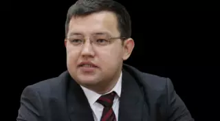 Худайбергенов назвал решение Нацбанка сократить валютные интервенции нелогичным