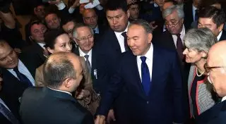 Назарбаев в Париже предложил глобальный план-2045