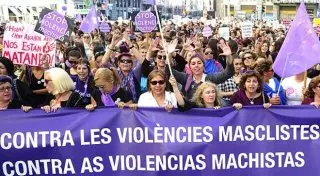 Марш против мужского насилия прошел в Испании