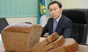 Мамытбеков объяснил слова про нарезанный хлеб