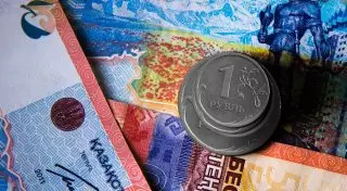 Корректировка российского рубля в 2014 году застала врасплох Казахстан - мнение