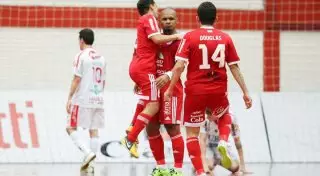 "Кайрат" досрочно сложил полномочия обладателя Кубка УЕФА