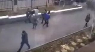 Видео с похищением невесты из колледжа в Алматы появилось в Сети