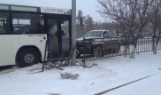 В Астане автобус столкнулся с внедорожником