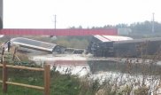 Скоростной поезд сошел с рельсов во Франции