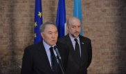 Назарбаев посетил посольство Франции