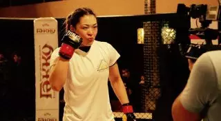 Казахстанка Файзолланова может встретиться с Рондой Роузи в UFC