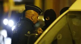 В пригороде Парижа задержали троих подозреваемых в причастности к терактам