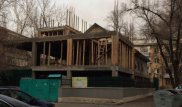 Строительство 4-этажного здания во дворе жилого дома в Алматы начато незаконно