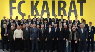 Байбек наградил футболистов алматинского "Кайрата"
