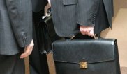 Украинских чиновников избивают прилюдно второй день подряд