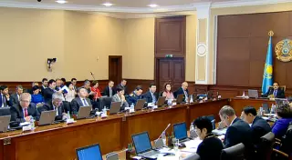 Быть рачительными хозяевами денег попросил чиновников глава правительства Казахстана