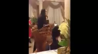 Случай на казахской свадьбе: Девушка узнала в женихе своего парня