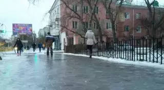 Более полусотни человек получили травмы из-за гололеда в Костанае